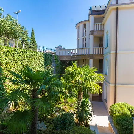 Roza Apartment